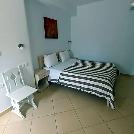 Hotel Theofanis *