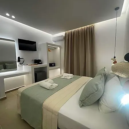 Theofanis Hotel *
